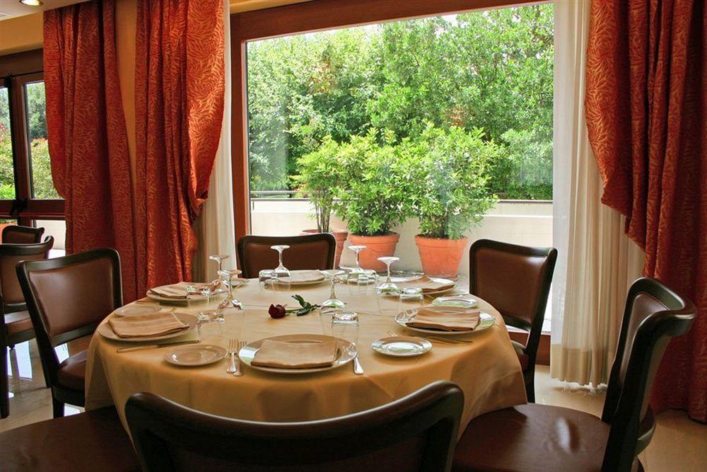 Hotel Svevo Gioia Del Colle Bagian luar foto