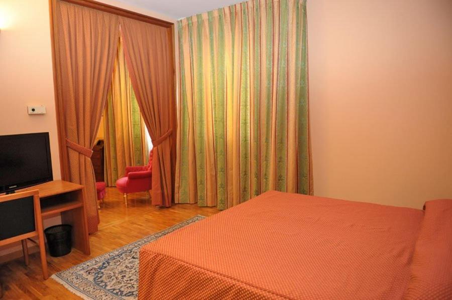 Hotel Svevo Gioia Del Colle Ruang foto