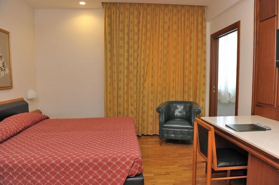 Hotel Svevo Gioia Del Colle Ruang foto